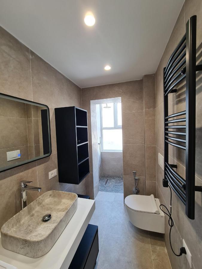 Adore - Modern Studio Tirana Buitenkant foto